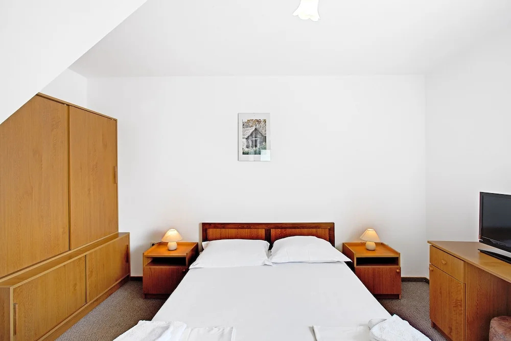 Comfort Double room with balcony and with sea view (full double bed)