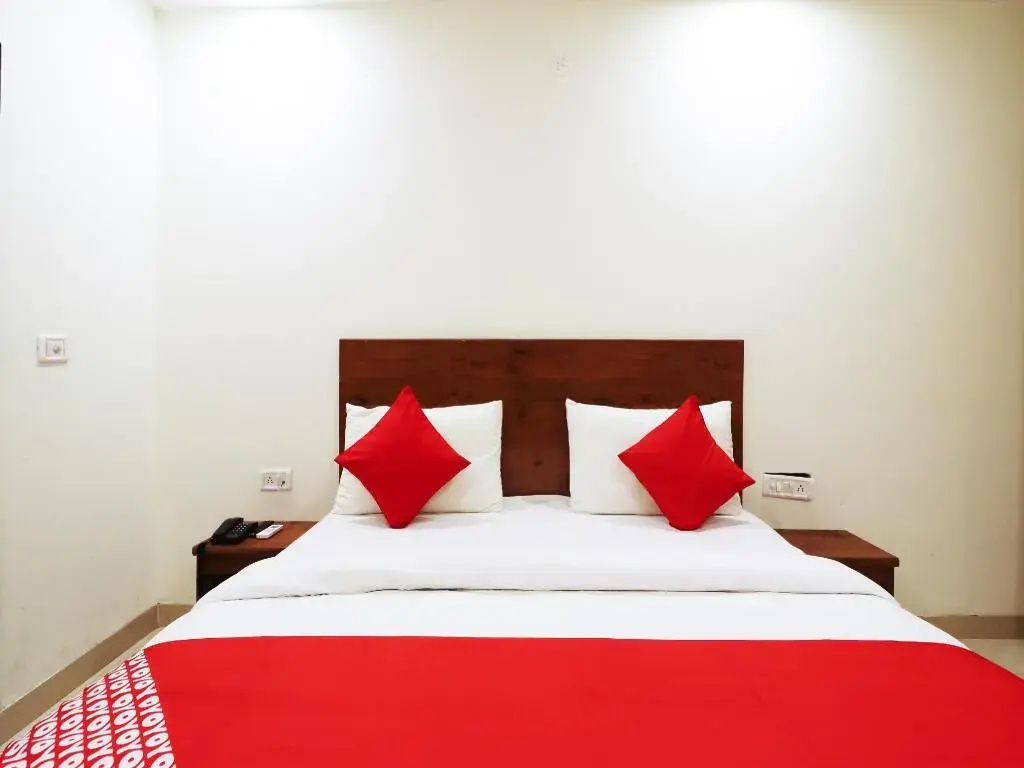 Admiral Suites by OYO Rooms