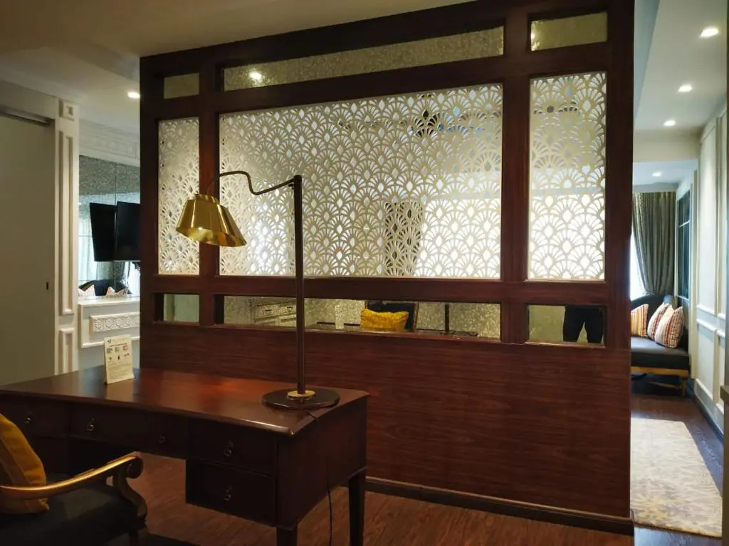 皇家三連套房，配有雙人床