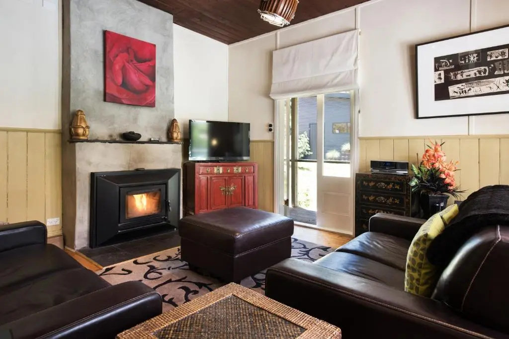 2 Bedrooms Cottage