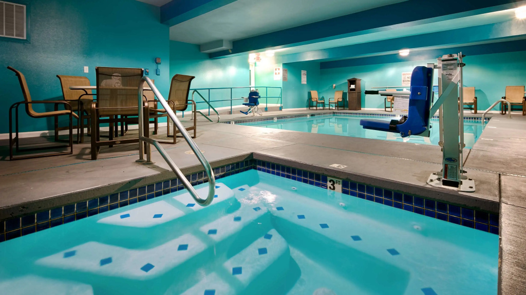 Best Western Woodland Inn - 5