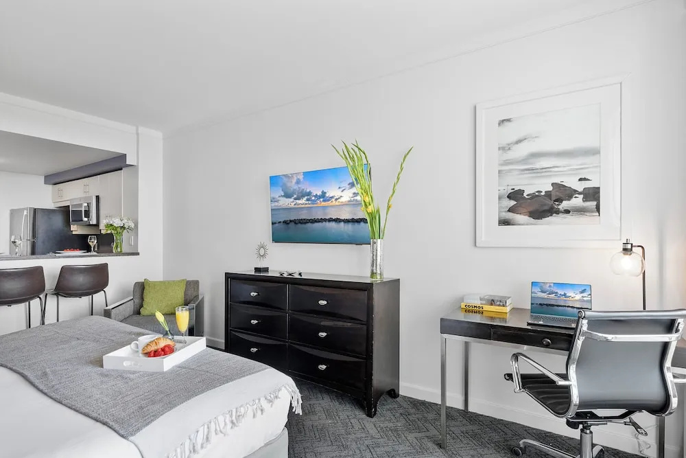 Deluxe Studio with pool view