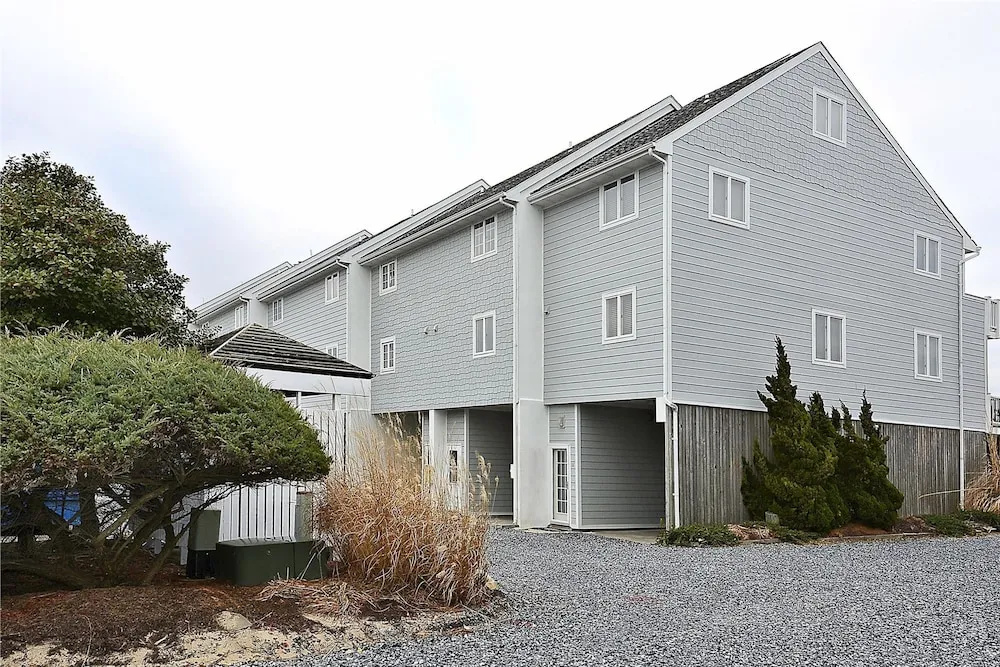 12 Seaside Villas N. Fenwick by Long & Foster