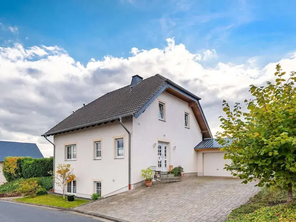 Cozy Apartment with Fenced Garden in Faid