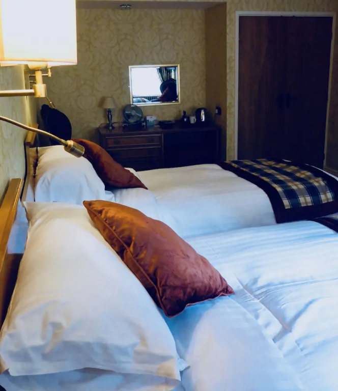 Royal Oak Hotel — 5