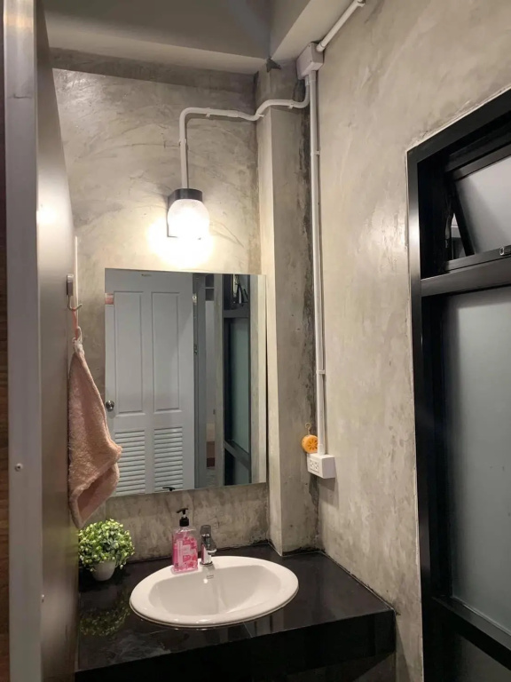 Economy room