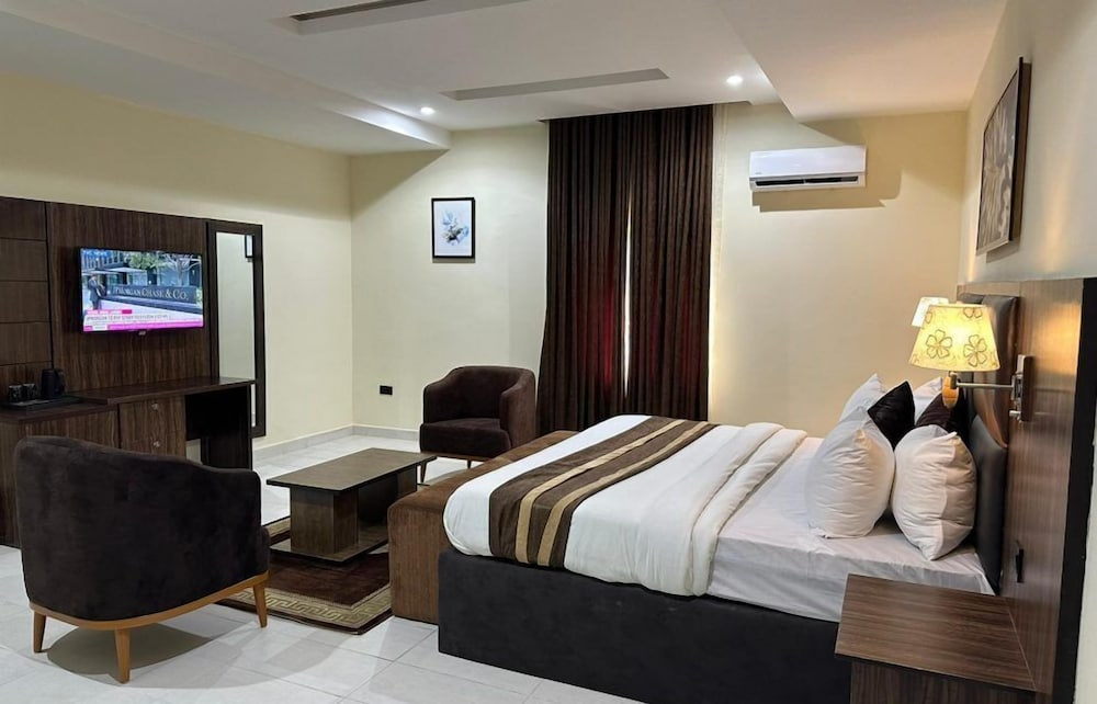 Hotel photo 12
