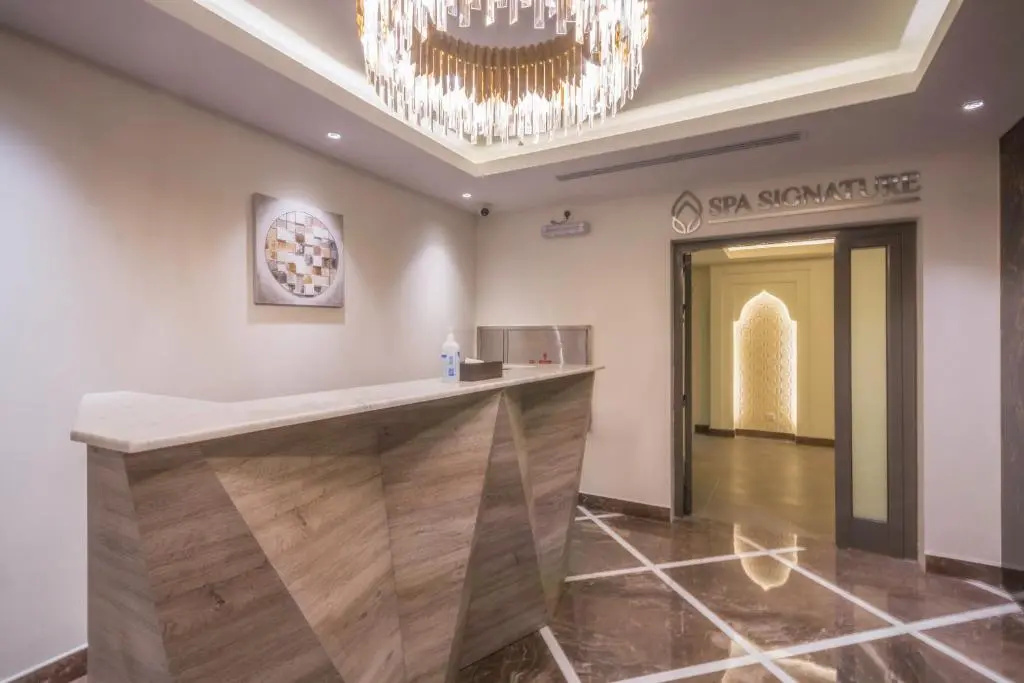 Lobby & Reception
