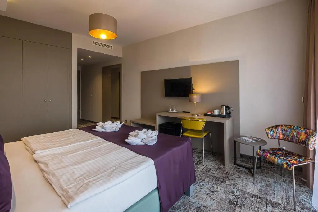 Hotel Golden Lake Resort - Chambres