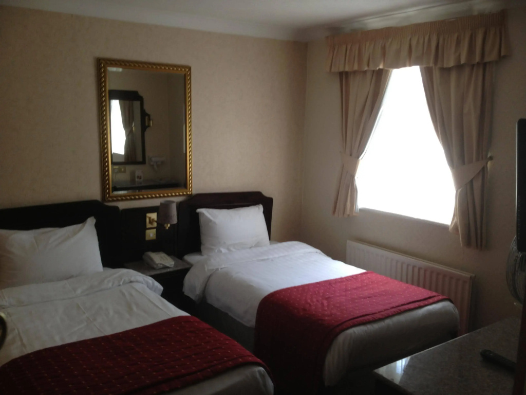 Holiday Villa Hotel And Suites - Général