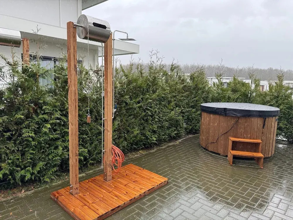 16p Spacious Villa on the Water in Zeewolde