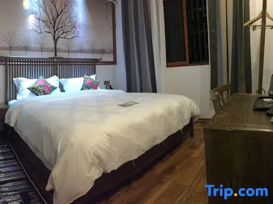Deluxe Double room (full double bed)