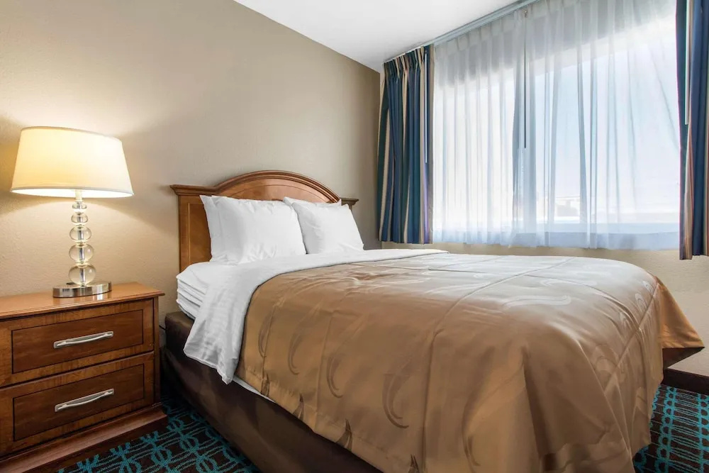 BaySide Inn & Suites Eureka - Chambres