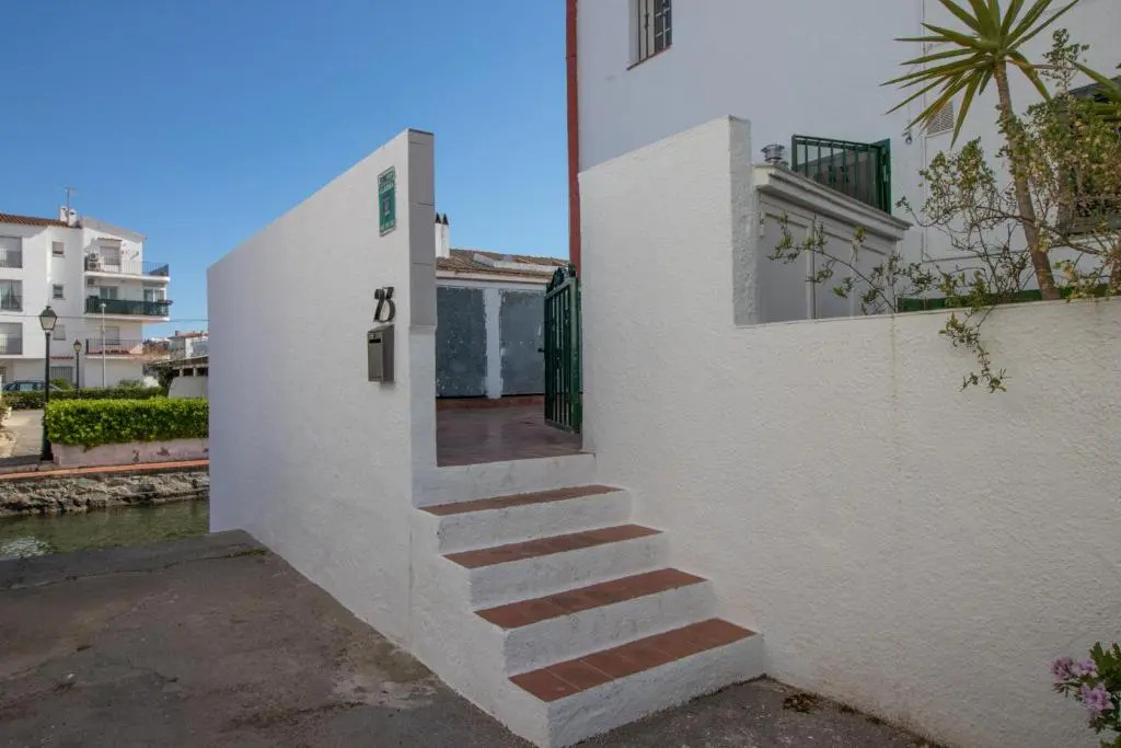 Goldhome - Currican 23