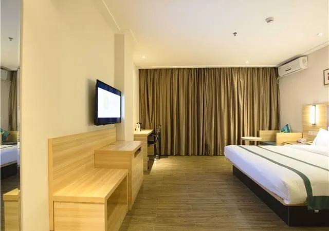 Business Double room (full double bed)