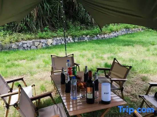 Zhenpuying Homestay (Furong Town Waterfall Branch)