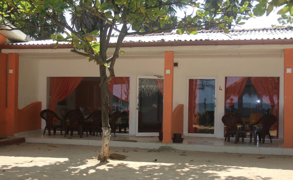 Golden Beach Cottages