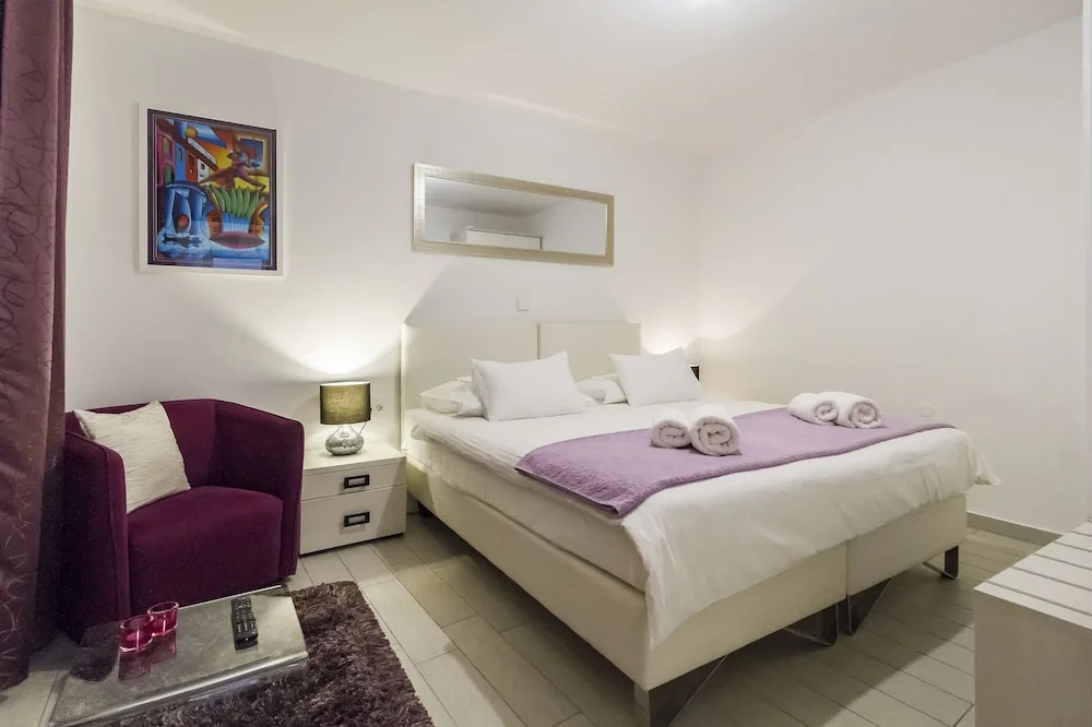Double Apartment (twin beds)