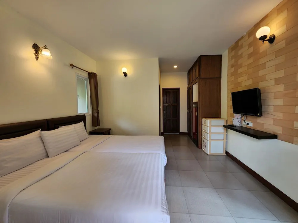 1 Bedroom Standard Double room with balcony (twin beds)
