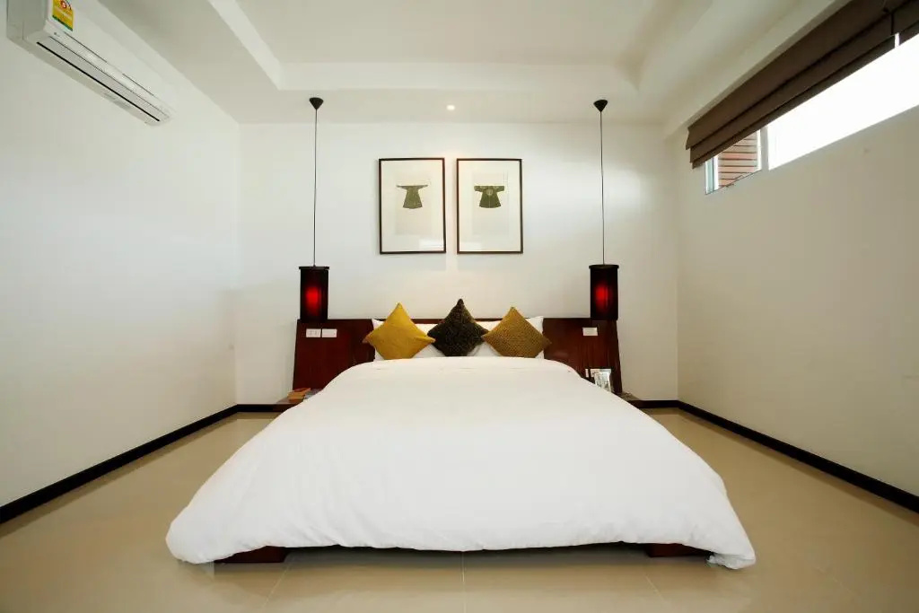 4 Bedrooms Villa