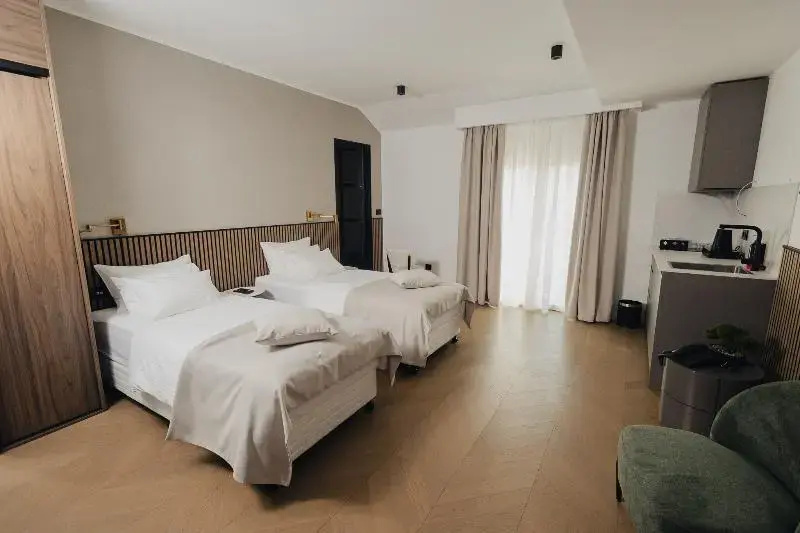 Standard Triple room with balcony