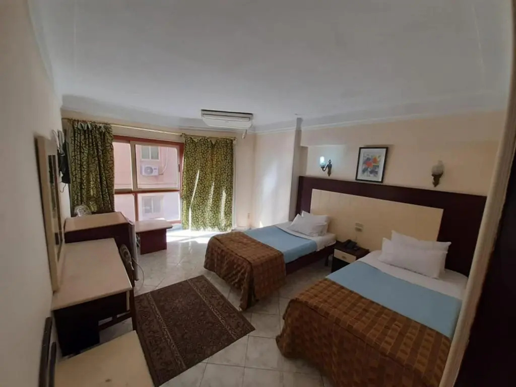 Standard Double room with partial sea view (twin beds)