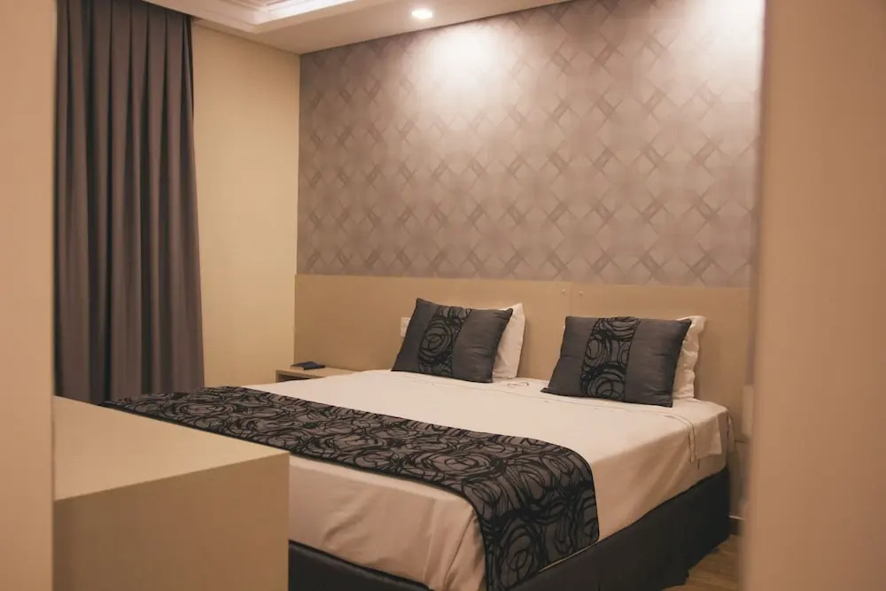 Luxury Double room (full double bed)