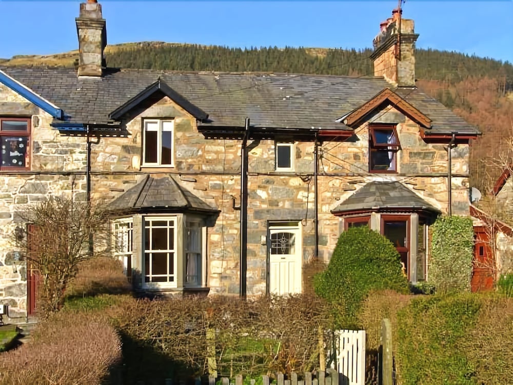 Penrhyn House