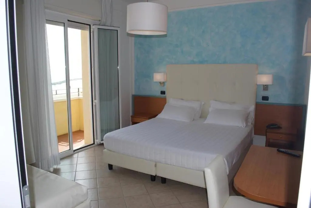 Standard Quadruple room with sea view