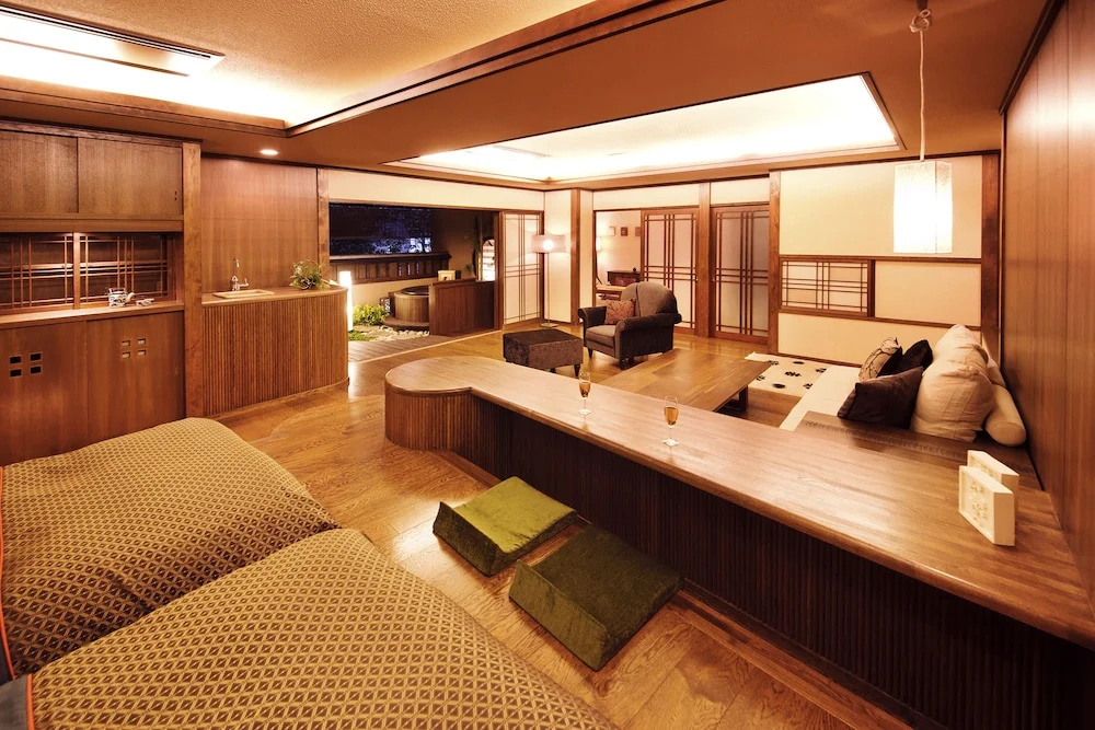 Luxury Suite