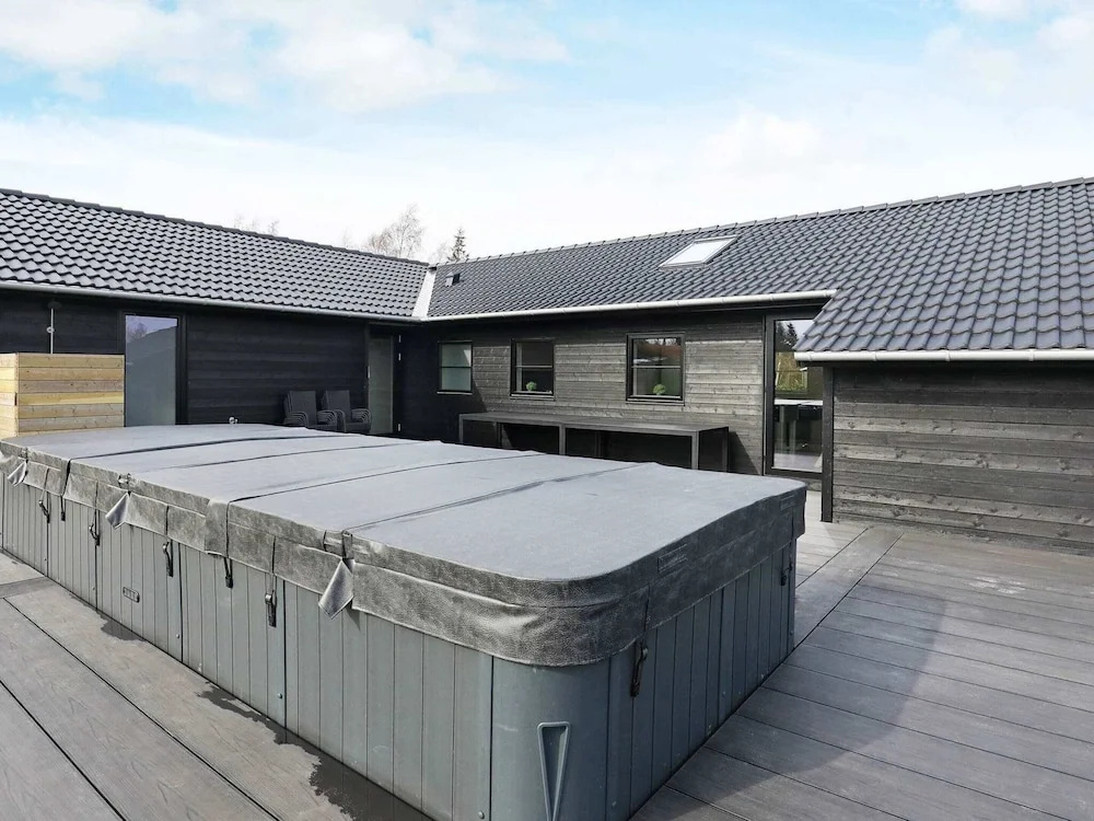 14 Person Holiday Home in Vaeggerlose