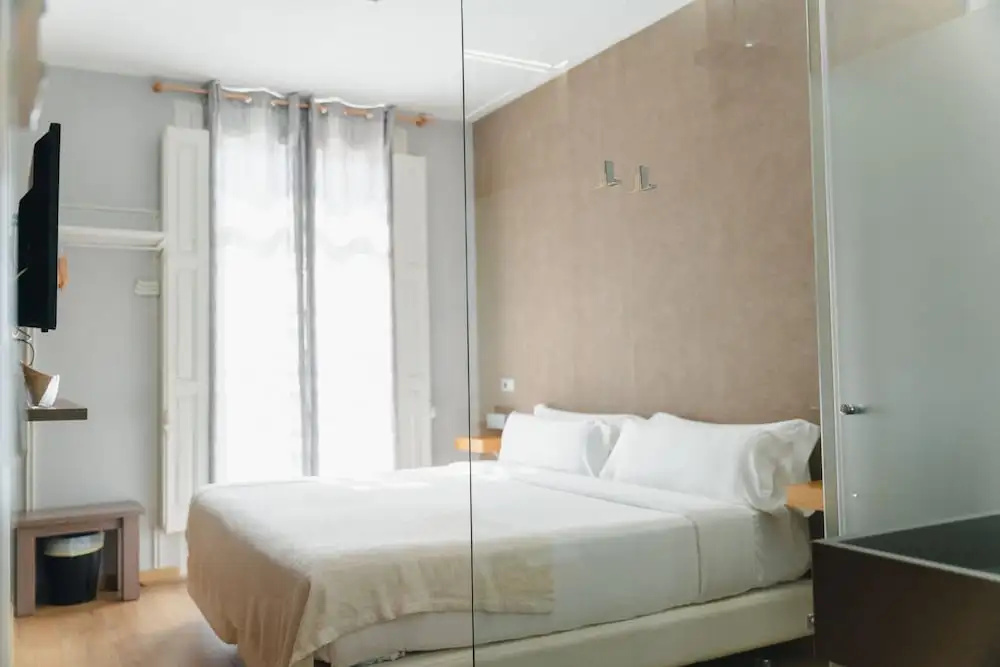 Deluxe Double room with balcony (full double bed)