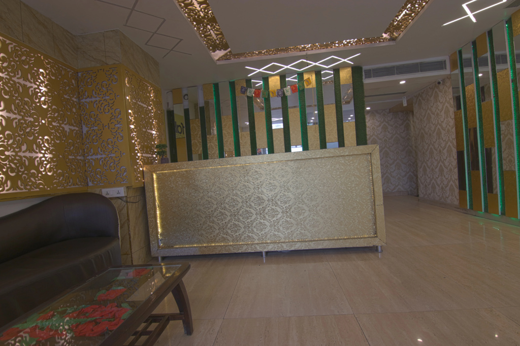 Lobby & Reception
