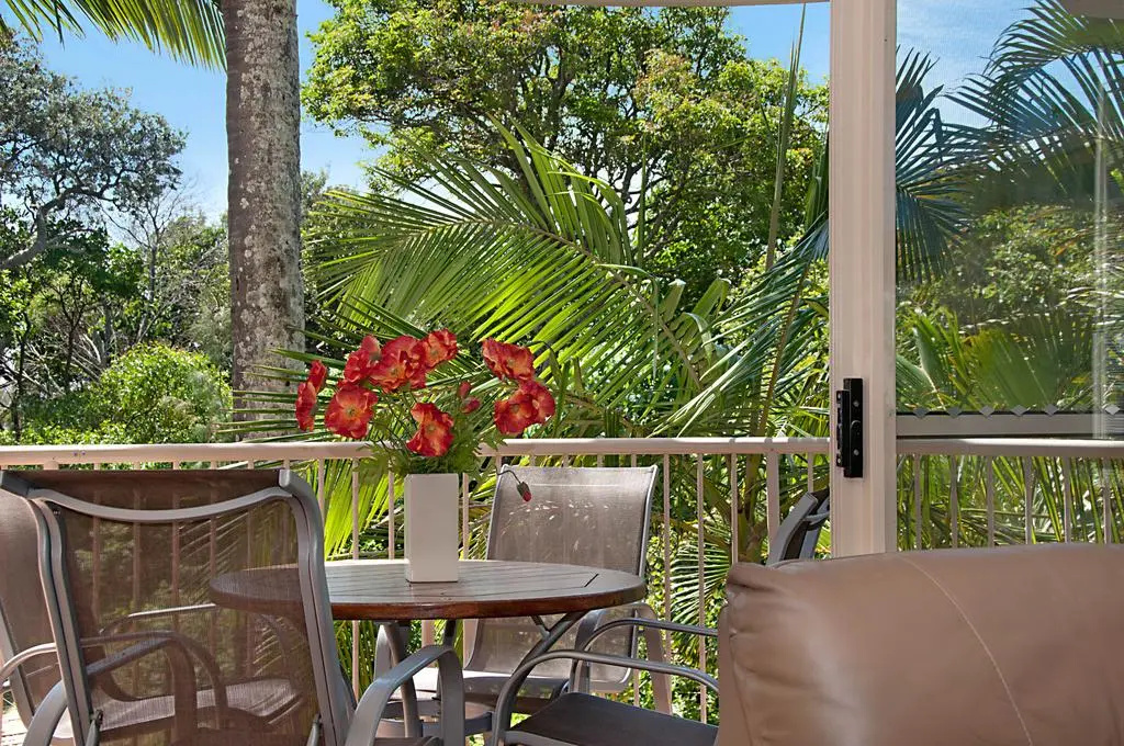3 Bedrooms Apartment beachfront