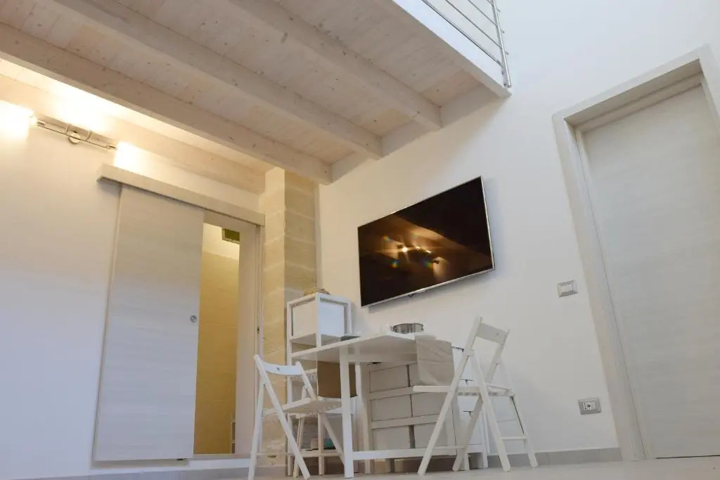 Deluxe Studio