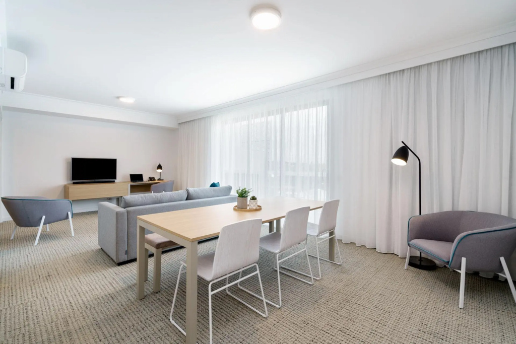 2 Bedrooms Apartment