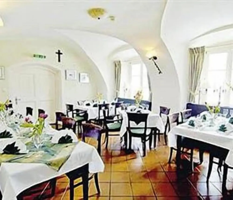 Food & Beverage