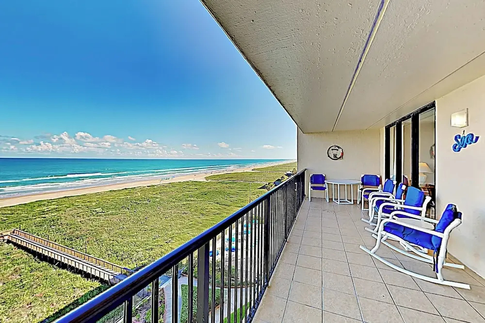 3BR Gulf-view Suite w/ Pools, Gym & Tennis