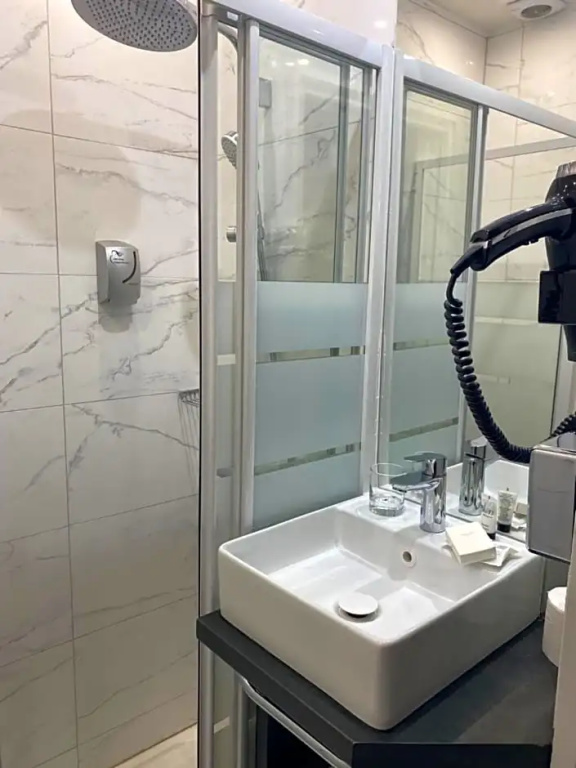 Comfort room