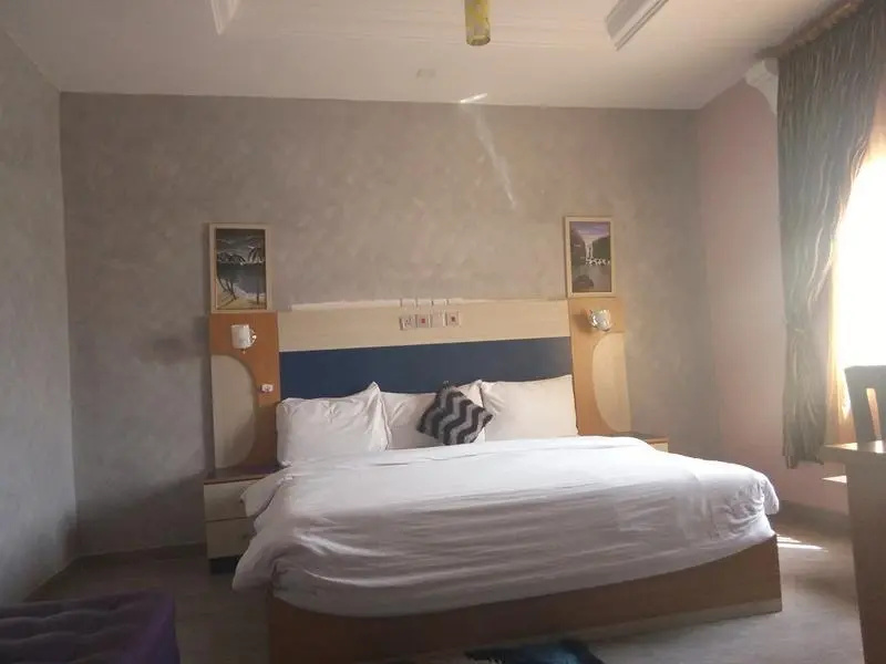 Platinum room