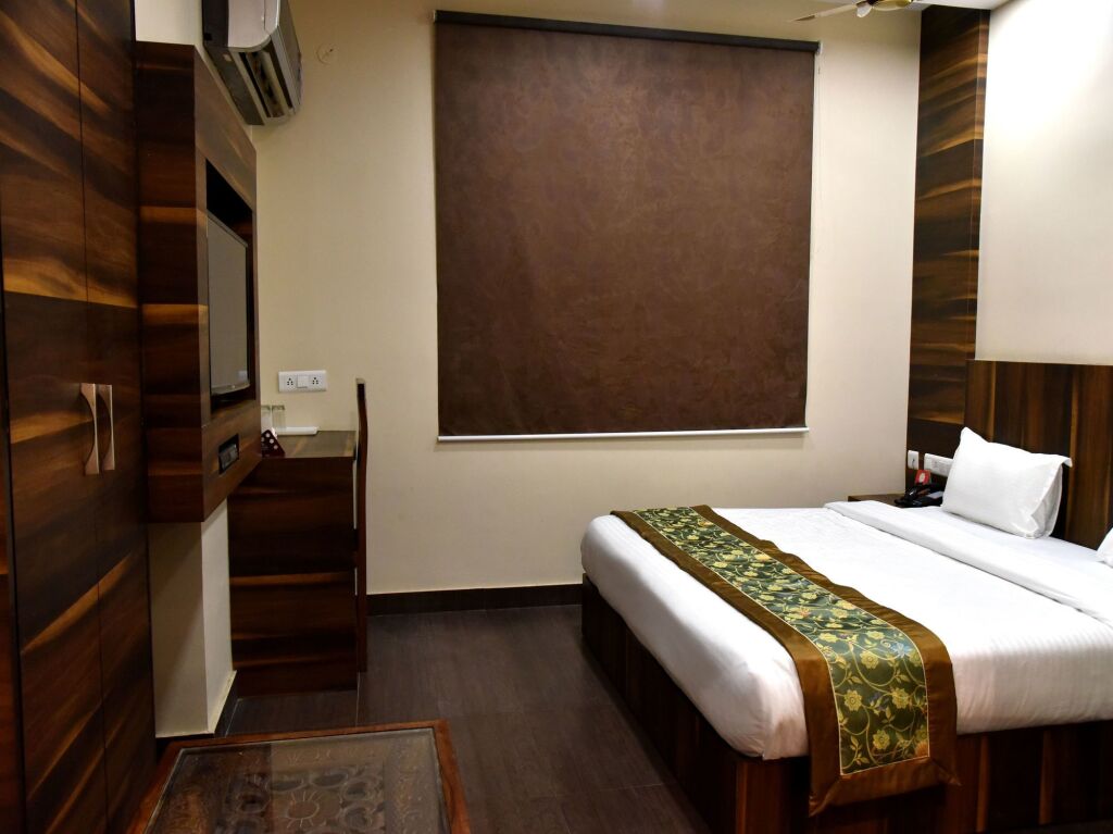 gallery_image_hidden_4