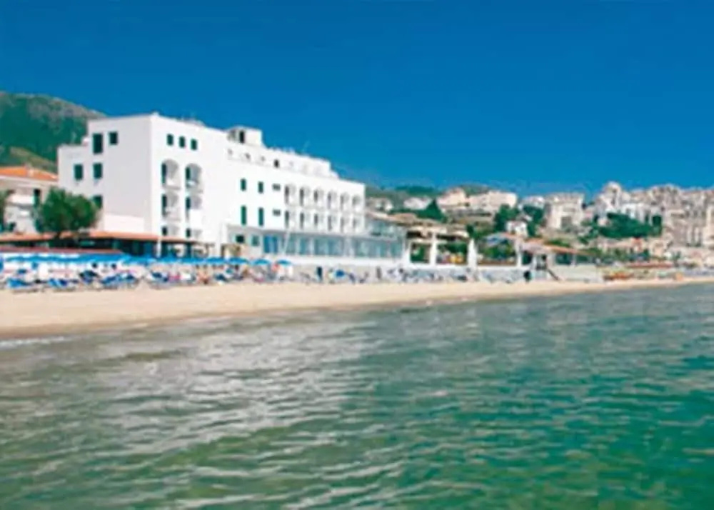 Beach & Waterfront
