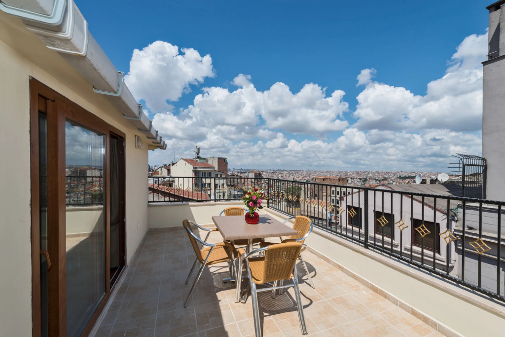 Balcony & Terrace