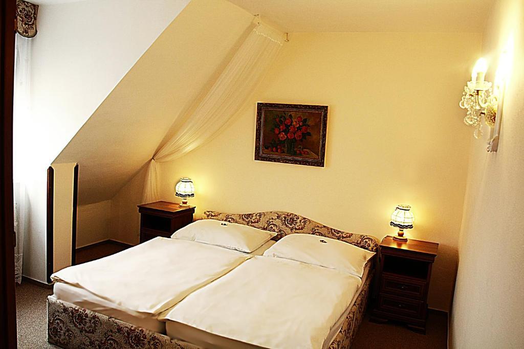 Hotel Excellent by null