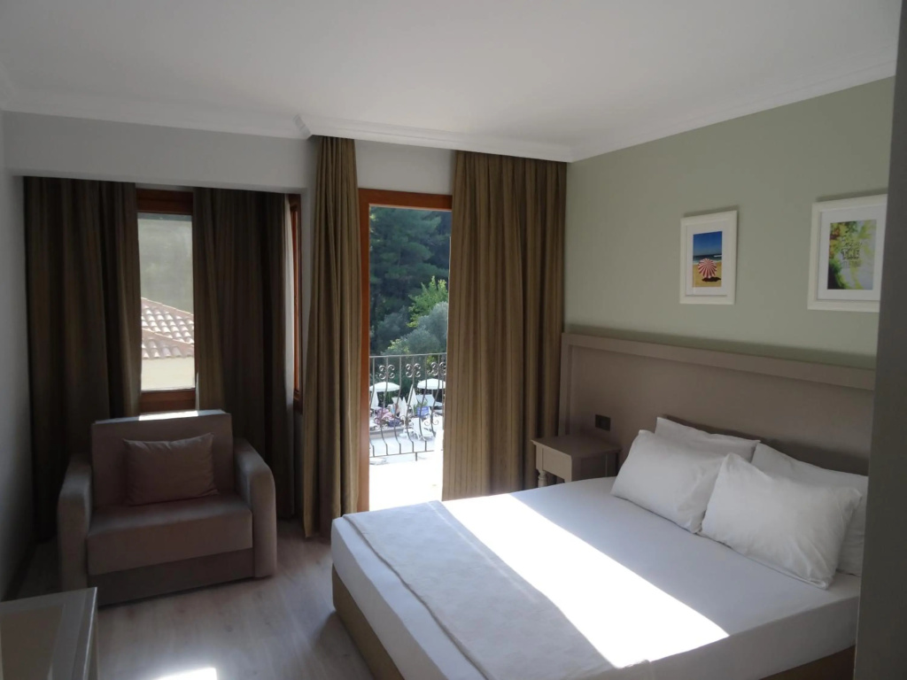 Hotel Pine Valley — 4