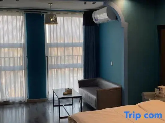 Deluxe Double room (full double bed)
