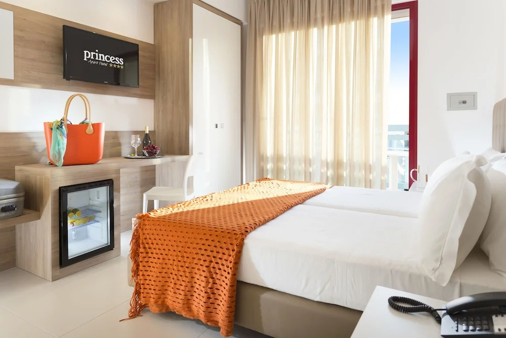 Romantic Double room with balcony (full double bed)