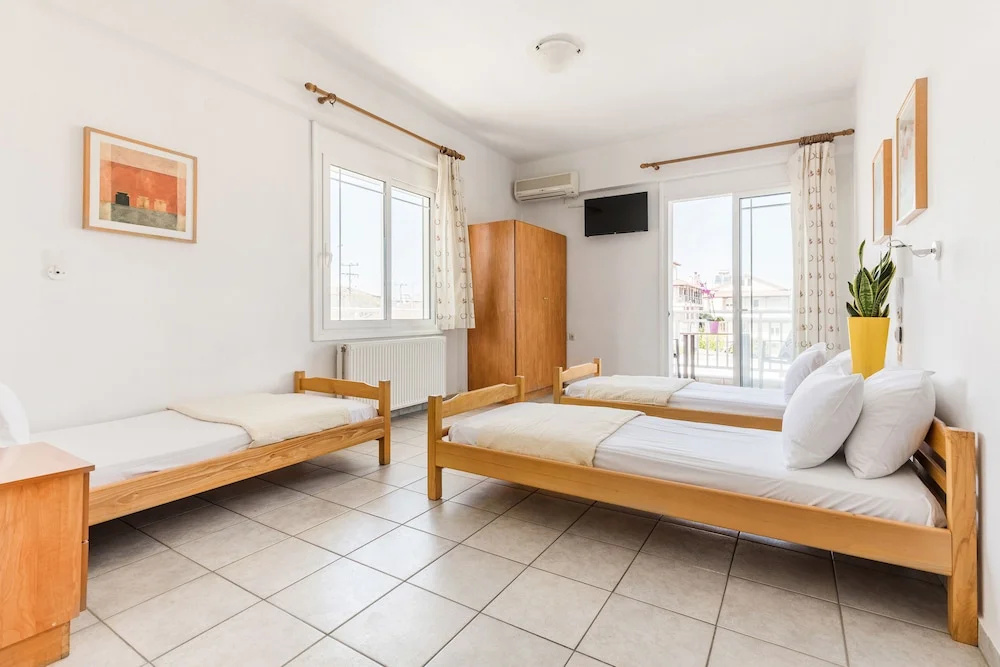 Economy Triple room with balcony