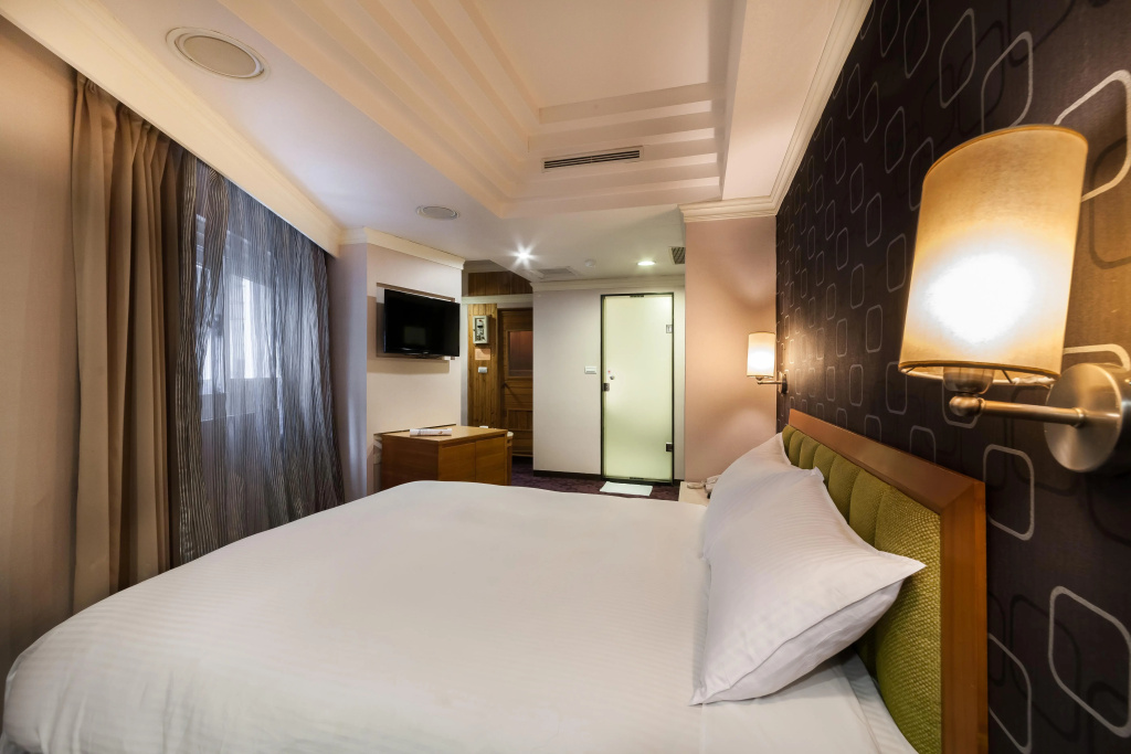 Ferrary Hotel — 5