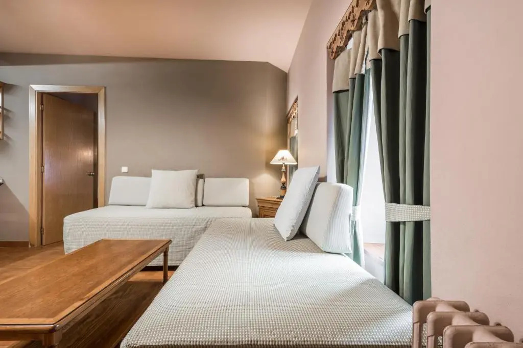 Apartaments Serrano - Chambres